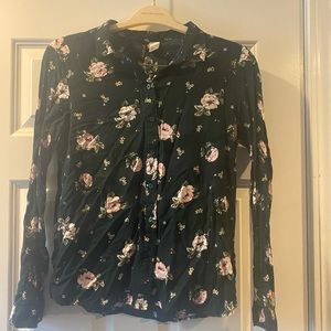 Never worn floral blouse!!!!